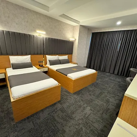 Hotel E5 Park 3*