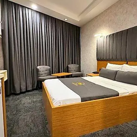 E5 Park 3*